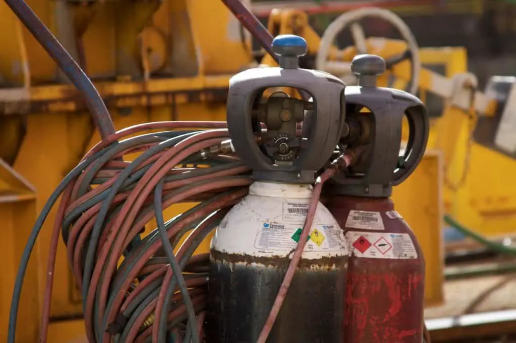 Can you weld without electricity?  gas tanks are essential for gas welding without electricity