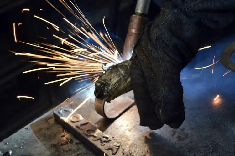 are welding gloves heat resistant?