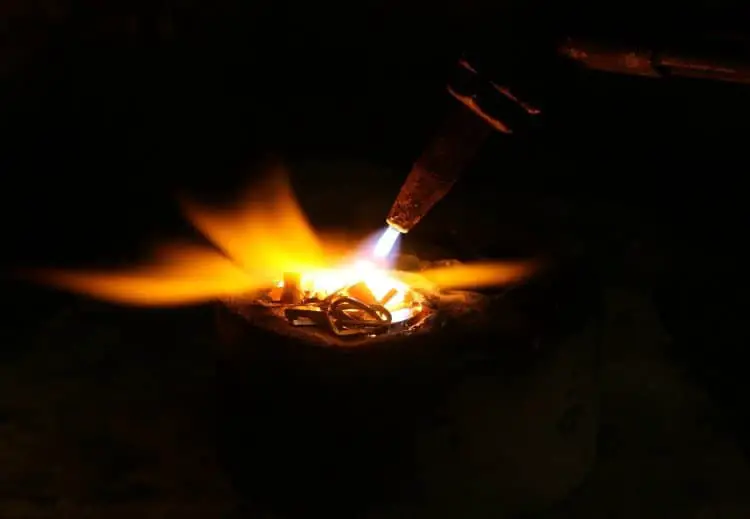 can you weld without electricity?  gas torch welding needs no electricity